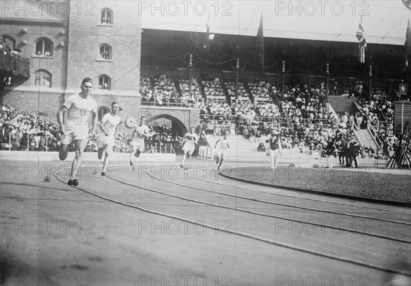 110 metre race - Olympic Games - 1912, 1912. Creator: Bain News Service.