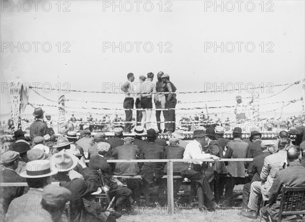 Johnson - Flynn contest, July 4 1912. Creator: Bain News Service.