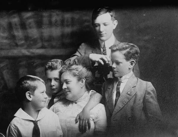 Josephus Daniel's Family, between c1910 and c1915. Creator: Bain News Service.