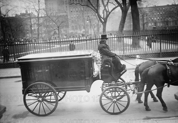 J.P. Morgan hearse, Stuyvesant Sq., 1913. Creator: Bain News Service.