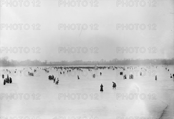 At Red Bank, between c1910 and c1915. Creator: Bain News Service.