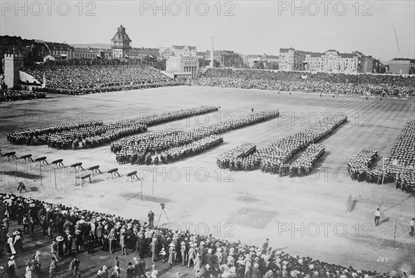 6000 girls at Sokol Sports at Prague, Austria, 1912. Creator: Bain News Service.