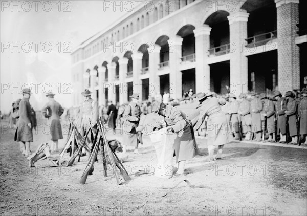 Marines packing, League Isl'd., 1913. Creator: Bain News Service.