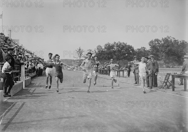 Brooklyn Children's Field Day [50 yd. final], between c1910 and c1915. Creator: Bain News Service.