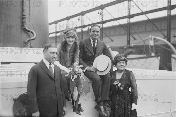 Hiram Abrams, [Mary] Pickford - [Doug] Fairbanks - Mrs. Pickford, between c1915 and c1920. Creator: Bain News Service.