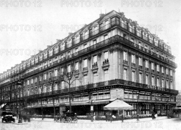 Cafe de la Paix, Paris, France, 1914. This cafe was frequented by Oscar Wilde and his younger lover Lord Alfred Douglas during 1897 to 1900. From "Oscar Wilde and Myself" by Lord Alfred Douglas. [London, 1914].