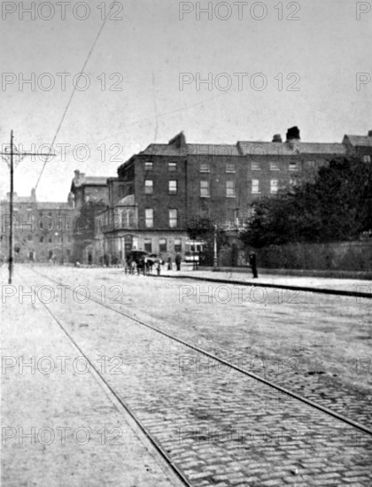 1, Merrion Square, Dublin, Ireland: the house where Oscar Wilde was born in 1854, (1906). From 'The life of Oscar Wilde' by Robert Harborough Sherard. [1906].