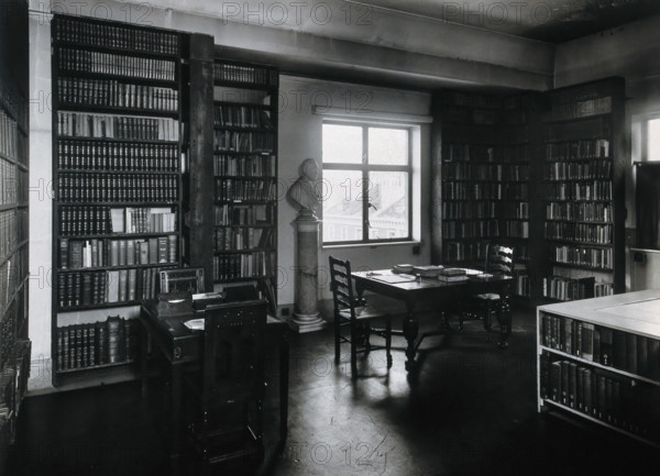 The Wellcome Building, Euston Road, London: a corner of the Hall of Statuary as..., c1960. Creator: Unknown.
