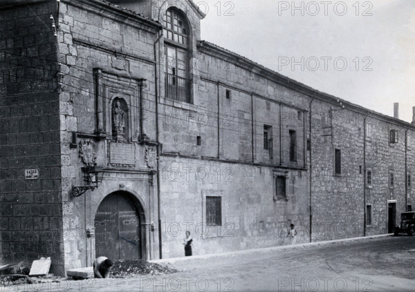 Hospital de San Julian y San Quirce, Burgos: exterior, c1900. Creator: Unknown.