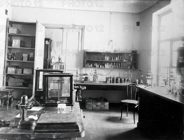 The chemical room in the Physiology Department at the Imperial Institute of Experimental..., 1904. Creator: Unknown.