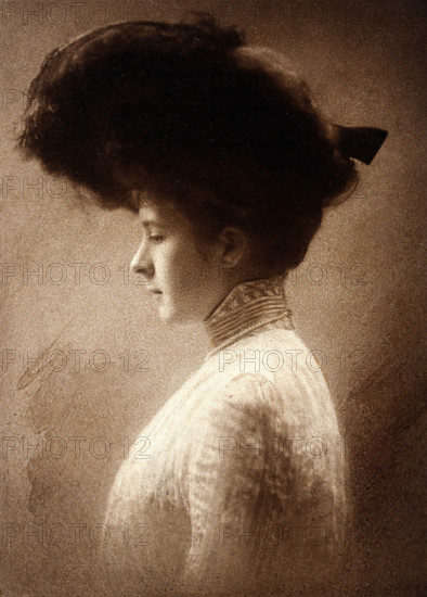 Gwendoline Syrie Maud Wellcome (née Barnardo), Syrie Maugham, 1903. Creator: Nitscher.