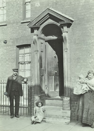 112 Watergate Street, Deptford, London, 1911. Creator: Unknown.