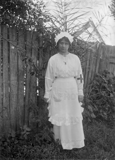 Mary Elizabeth L'Estrange, ( b.4/12/1890 in Upper Coomera, / d. 25/03/1977 in Brisbane)., c1914. Creator: Robert Augustus Henry L'Estrange.
