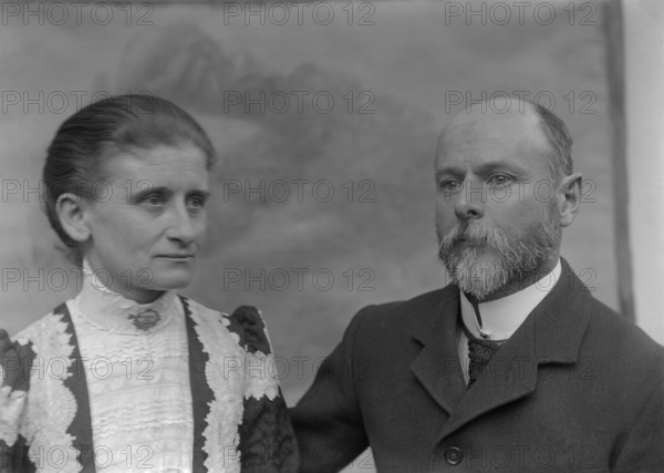 Elizabeth Esplain L'Estrange (nee Ely ) & Robert Augustus Henry L'Estrange, c1900s. Creator: Robert Augustus Henry L'Estrange.