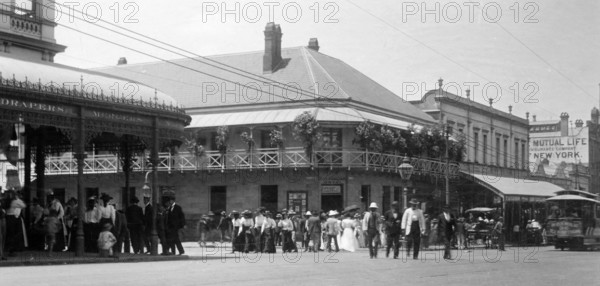 The Australian Hotel, Brisbane, Queensland, Australia, 1908. Creator: Robert Augustus Henry L'Estrange.