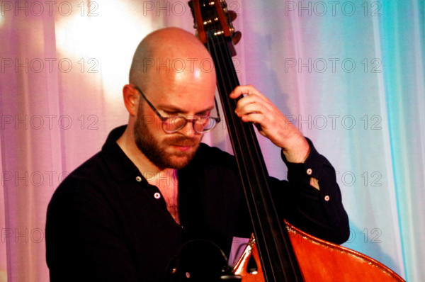 Philip Lewin, Joan Fort Trio plus Vincent Herring, Watermill Jazz Club, Dorking, Surrey, 20 May 2025 Creator: Brian O'Connor.