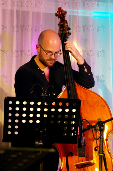 Philip Lewin, Joan Fort Trio plus Vincent Herring, Watermill Jazz Club, Dorking, Surrey, 20 May 2025 Creator: Brian O'Connor.