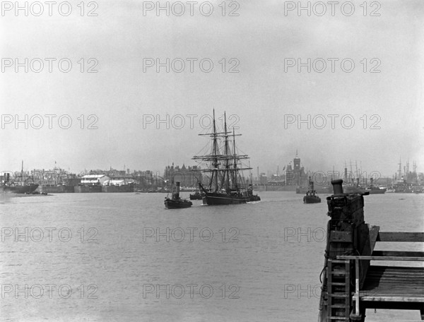 Terra Nova leaving Cardiff, 15 June, 1910. Creator: Unknown.