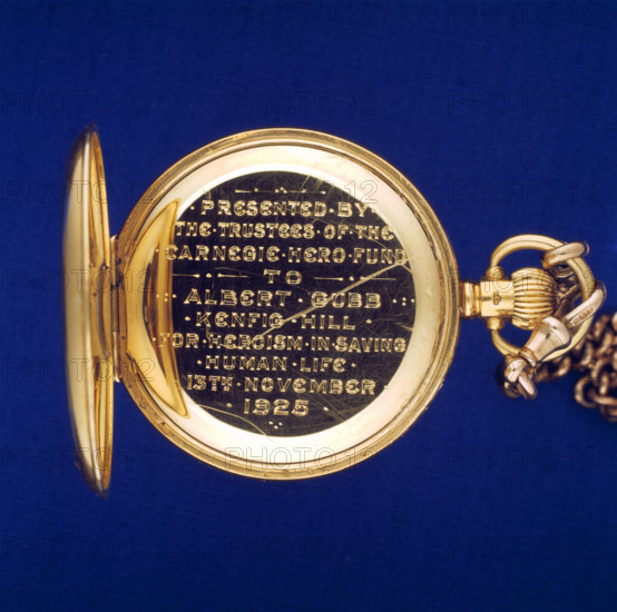 Pocket watch (glass, gold, enamel), 1920s. Creators: Tavennes, Dennison Watch.
