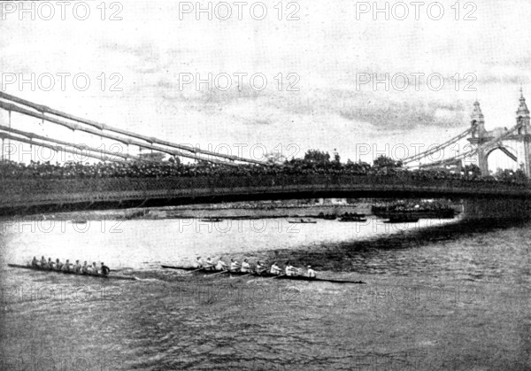 The Universities' Boat-Race: shooting Hammersmith Bridge, 1895. Creator: Stearn.
