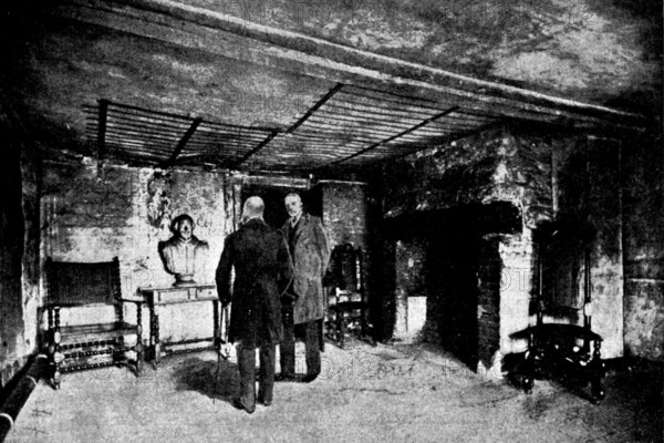Royal Visit to Warwickshire: the Prince of Wales viewing the room in which Shakspere was born, 1895. Creator: George Meisenbach.