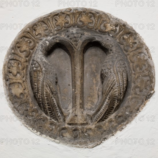 Roundel with Pair of Birds, between 12th and 13th century. Creator: Unknown.