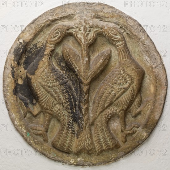 Roundel with Pair of Birds, between 12th and 13th century. Creator: Unknown.
