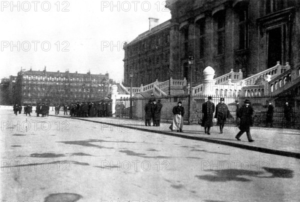 The Trial of M. Zola in Paris: scenes at the Assize Court - ...the court-house at eight A.M., 1898. Creator: Gribayedoff.