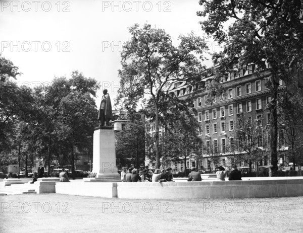 Franklin D. Roosevelt Memorial, Grosvenor Square, London, c1955.  Creator: Arthur Charles Kirby Ware.