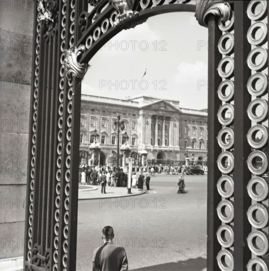 Buckingham Palace, London, c1955. Creator: Arthur Charles Kirby Ware.