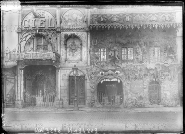 Facade of the cabarets "Le Ciel" and "L'Enfer", Boulevard de Clichy, 1909. Creator: Agence Rol (1904-1937).