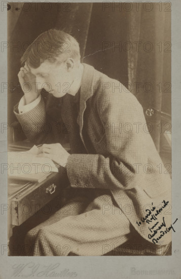 Portrait of Aubrey Beardsley (1872-1898), 1896. Creator: Photo studio W.J. Hawker, Bournemouth .