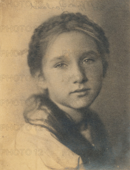 Elizabeth O'Malley McFarland, about 1914. Creator: Gertrude Kasebier.