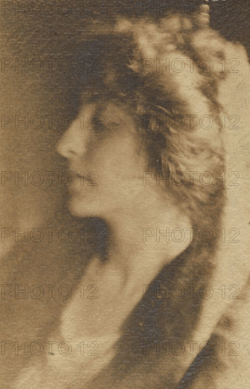 Portrait of Mercedes de Cordoba, 1902. Creator: Joseph Turner Keiley.