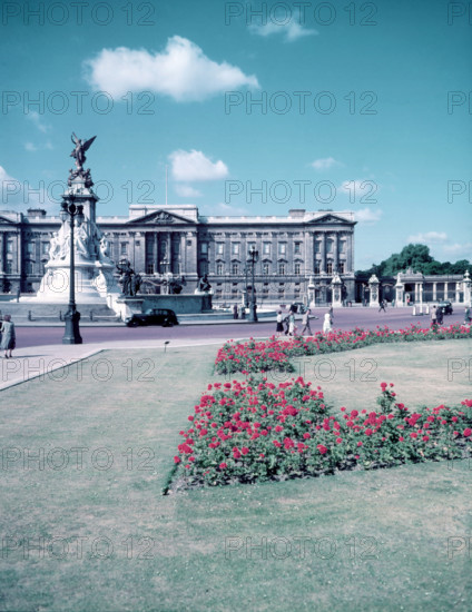 Buckingham Palace, London, c1955. Creator: Arthur Charles Kirby Ware.