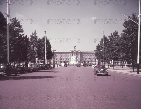 Buckingham Palace, London, c1955. Creator: Arthur Charles Kirby Ware.