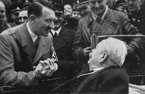 Hitler and General Litzmann, 1935