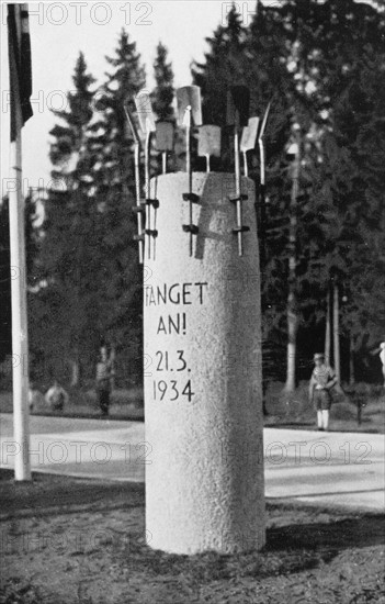 Poteau signalant le début de la construction de l'autoroute de Munich (1934)