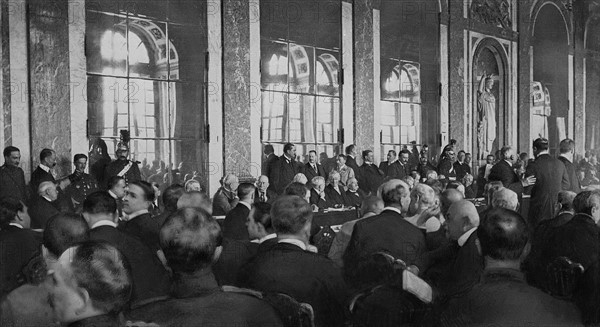 Signing of the Treaty of Versailles on 28 June 1919