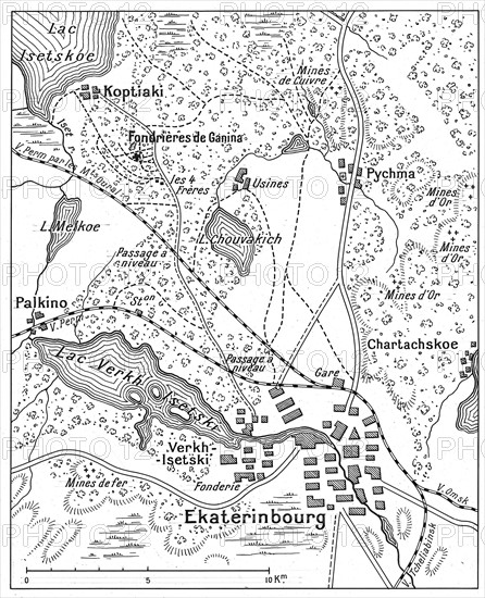 L'enquête en 1920 sur le massacre de la famille impériale à Ekaterinbourg. Cinq mois de captivité à Tsarskoié-Sélo, de mars à août 1917. Mai 1917, l'empereur, ses enfants et leurs compagnons de captivité entreprennent de transformer une pelouse en jardin potager. La révolution Russe, la fin tragique des Romanov. Mars 1917, c'est à Tsarskoié-Sélo que les Romanov passent captifs, les 5 mois qui suivent la révolution. Au mois d'août 1917, les Romanov sont transférés à Tobolsk. Avril 1918, après l'arrivée au pouvoir des bolcheviks, les Romanov sont de nouveau transférés de Tobolsk à Ekaterinenbourg. Dans la nuit du 16 au 17 juillet 1918 la famille Romanov est massacrée par les bolchevicks, dans la maison Ipatief.