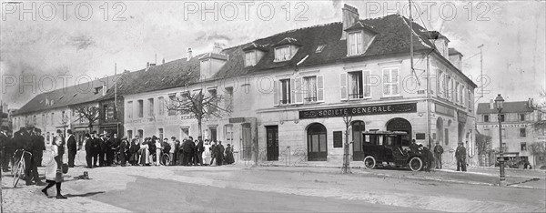 Police - Criminalité  La bande à Bonnot est un groupe de jeunes anarchistes emmené par Jules Bonnot (1876-1912) qui sème la terreur entre décembre 1911 et avril 1912. Commettant des cambriolages et des meurtres, ils sont les premiers criminels de l'histoire à voler à main armée en automobile. Traquée par la police, la bande est finalement arrêtée en 1912 à l'issue de longues fusillades.