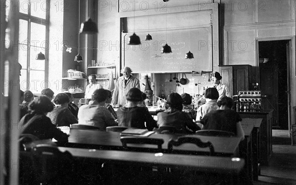 Cours de chimie à l'Ecole Normale Supérieure, en 1928
