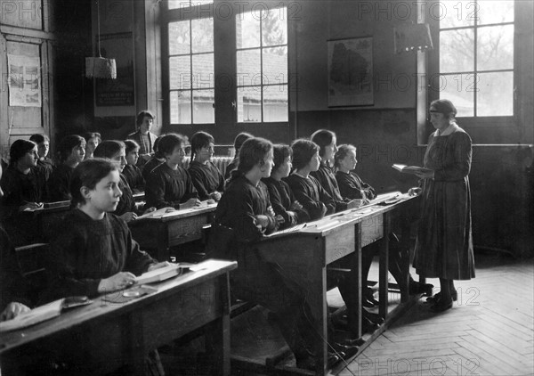 Ecole pour les pupilles de la Nation, financée par l'Uruguay en 1922