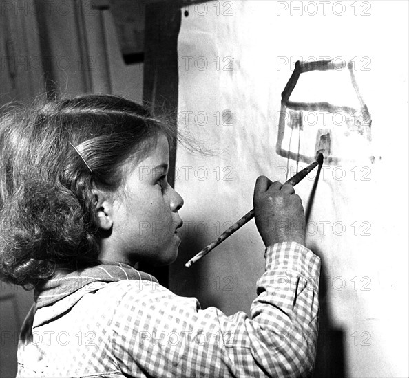 Ecolière de l'Ecole Nouvelle de Boulogne, en 1949