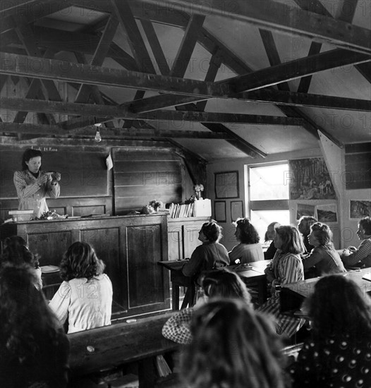 L'école et l'enseignement en France en 1949