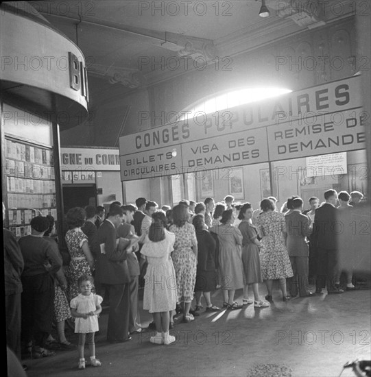 Le départ des parisiens en vacances, gare de Lyon,