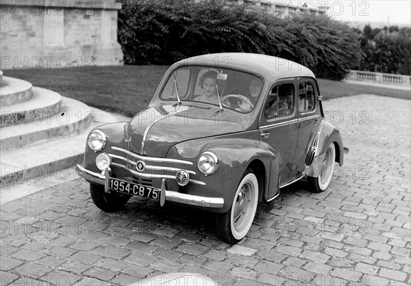Automobile Renault 4CV