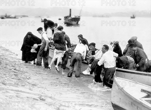 People ecaping the Spanish Civil War, 1936