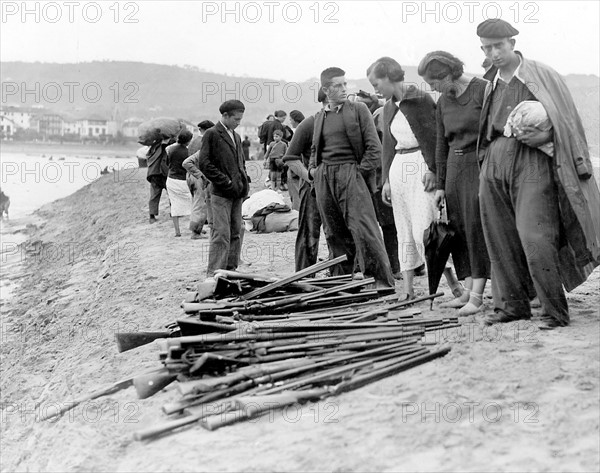 Spanish refugees near the Franco-Spanish frontier, 1936