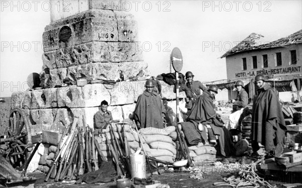 Les soldats nationalistes du général Mola, en août 1936